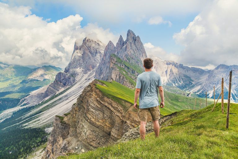 How Travel Can Help You Overcome Addiction and Destructive Habits